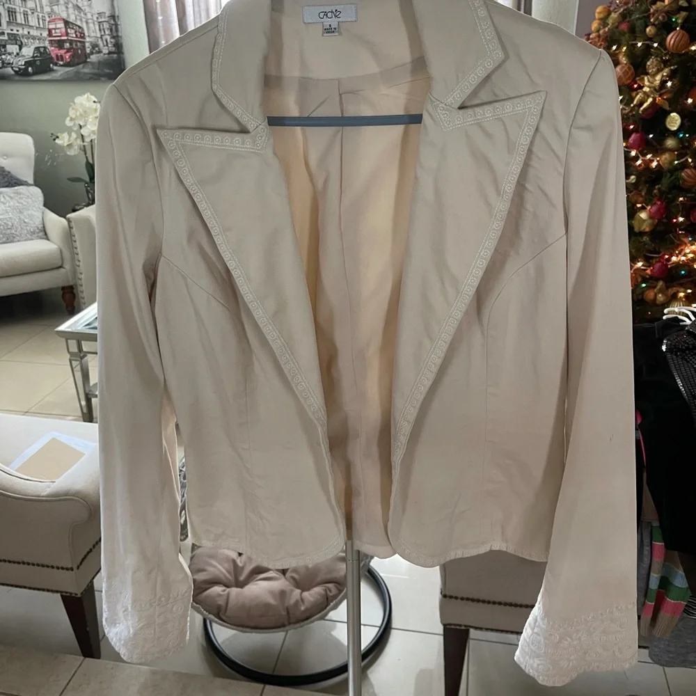 Cream jacket - Picture 1 of 1